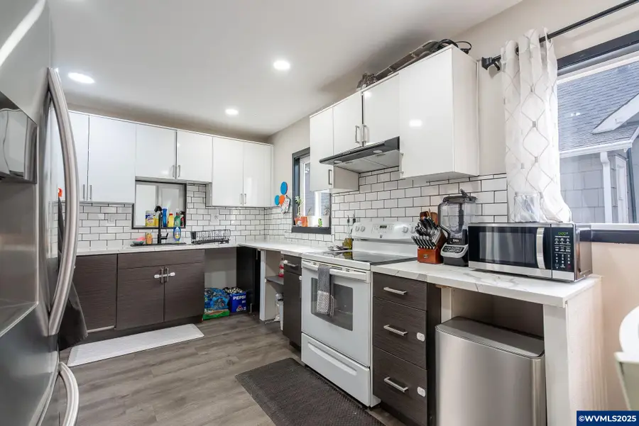 1060  15th St NE, Salem, OR 97301 - Image #3