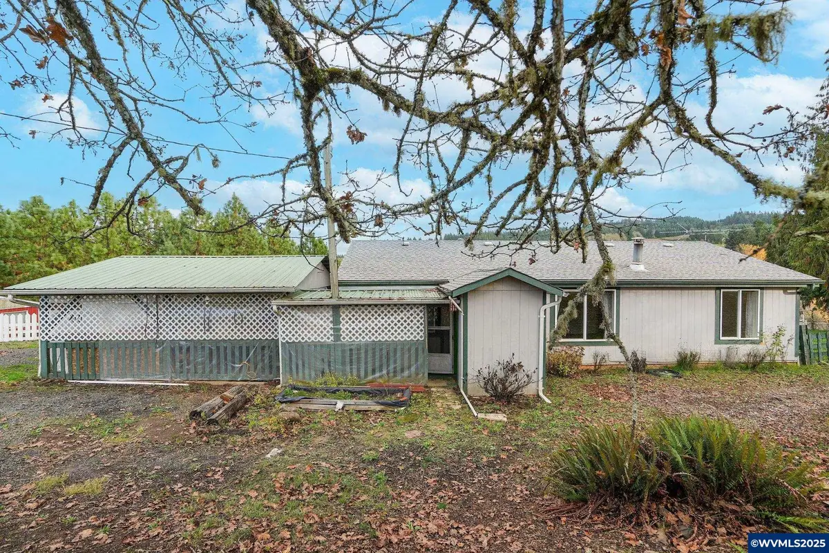 2060 SE Lewis St, Dallas, OR 97338 - Image #1