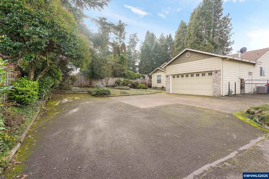 223  Penni Ln, Silverton, OR 97381 - Image #2