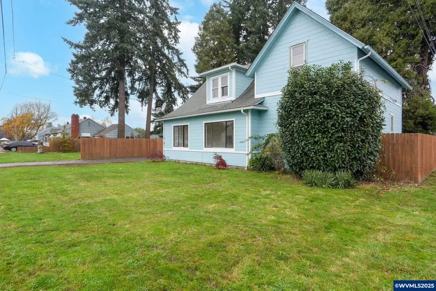205 E Pine St, Lebanon, OR 97355 - Image #2