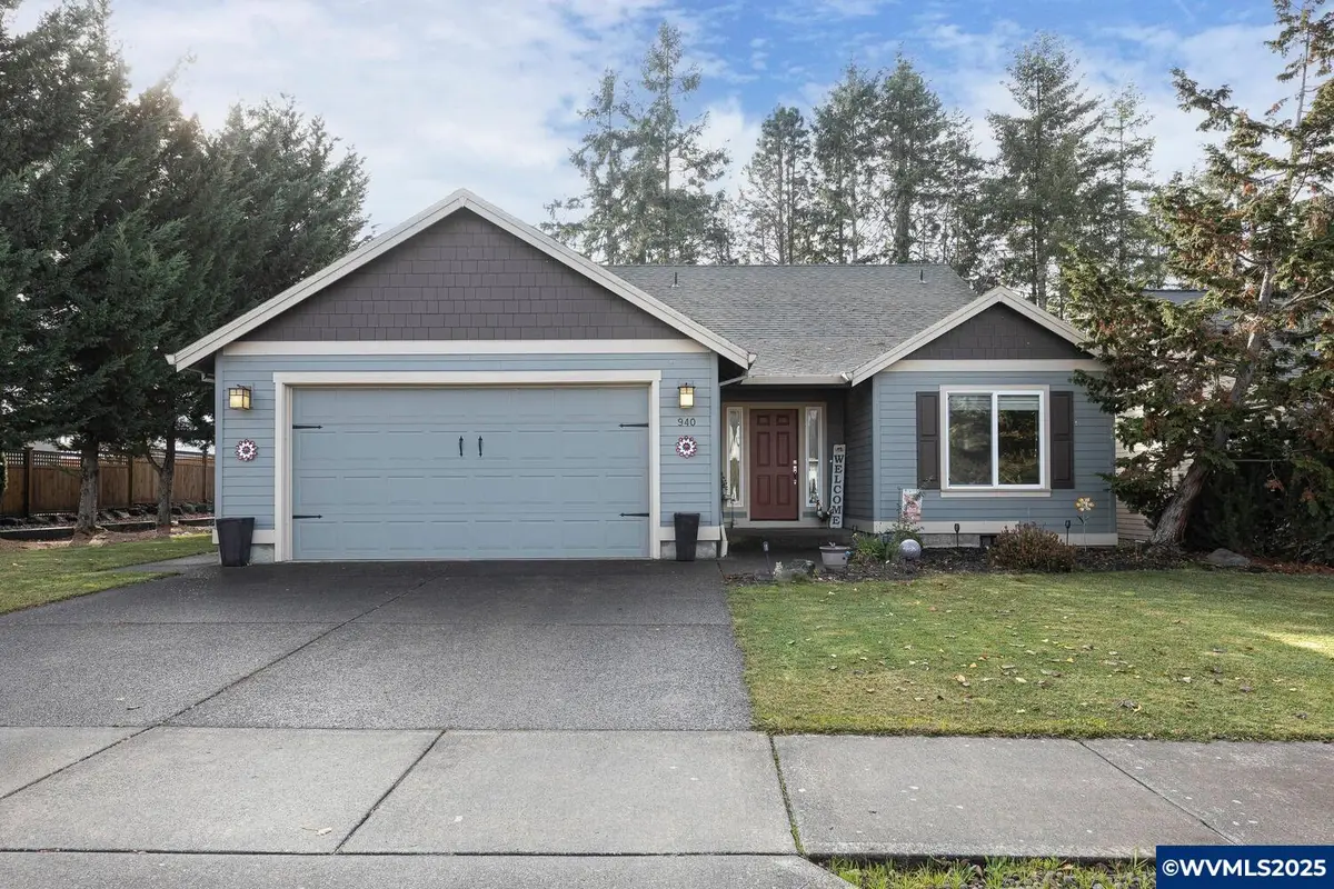 940  Hayes St, Mount Angel, OR 97362 - #1