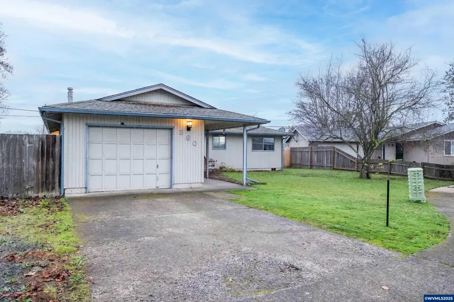 280  Honeysuckle St, Lebanon, OR 97567 - Image #2