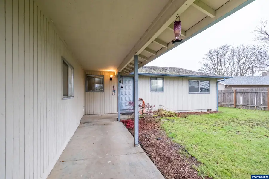 280  Honeysuckle St, Lebanon, OR 97567 - Image #3