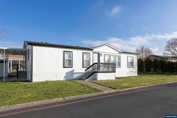 911  York (#82) St, Aumsville, OR 97325