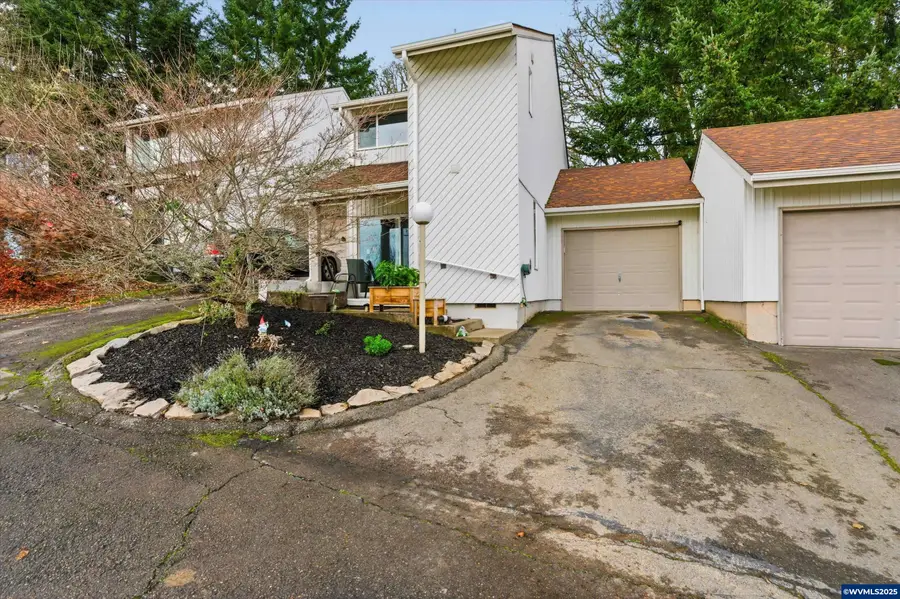 1450 SW Bridlewood Dr, Dallas, OR 97338 - Image #2