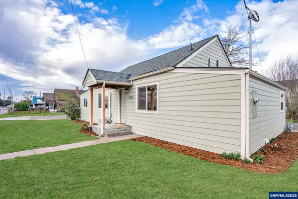 705  Tangent St, Lebanon, OR 97355