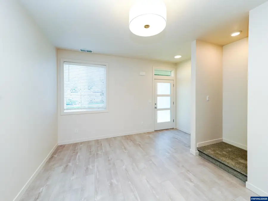 3857-3861  Village Center Dr SE, Salem, OR 97302 - Image #3