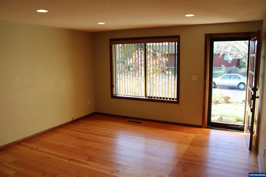 551 SE Hathaway Pl, Corvallis, OR 97333 - Image #3
