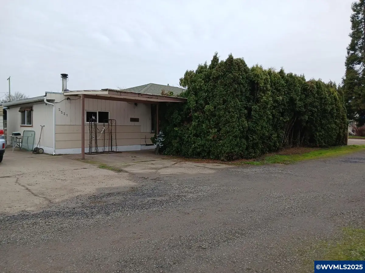 2521  Waverly Dr SE, Albany, OR 97322 - Image #1