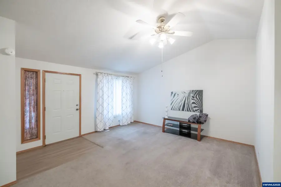 461  Violet St, Lebanon, OR 97355 - Image #3