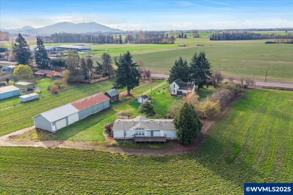 34117  Santiam Hwy, Lebanon, OR 97355