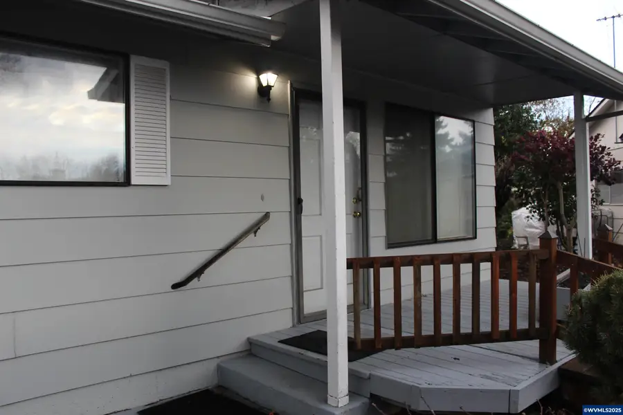 1444  Umpqua Ct, Woodburn, OR 97071 - Image #2