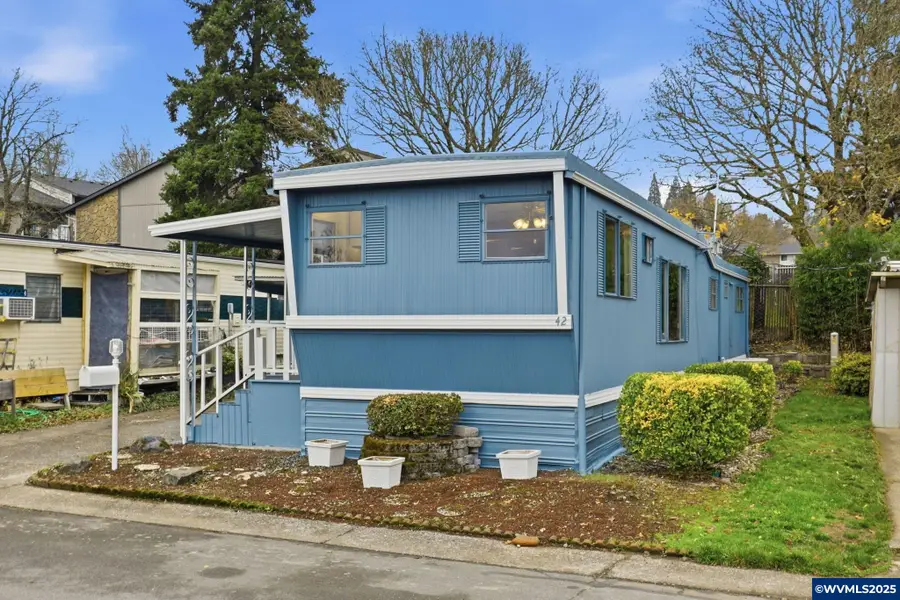 4424 SE Roethe Rd, Milwaukie, OR 97267 - Image #2