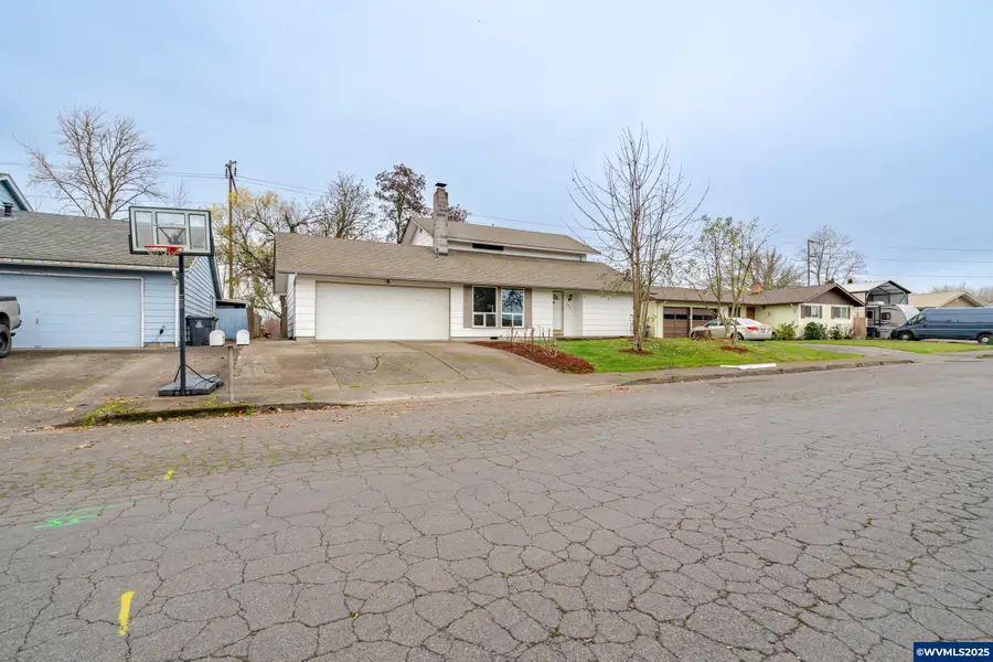 722  38th Av SE, Albany, OR 97322 - Image #2