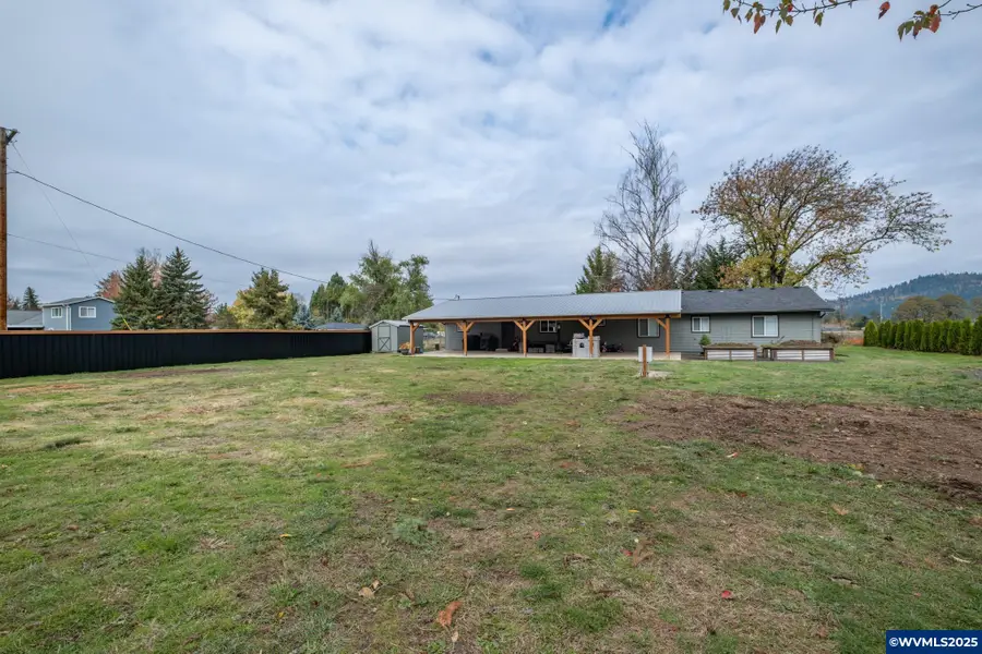 795  Holly Ln, Lebanon, OR 97355 - Image #2