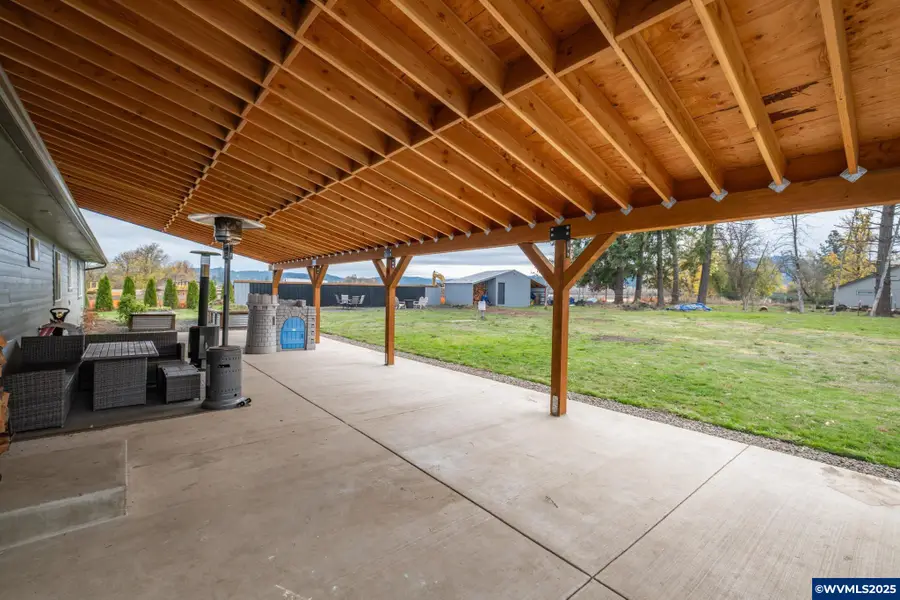 795  Holly Ln, Lebanon, OR 97355 - Image #3