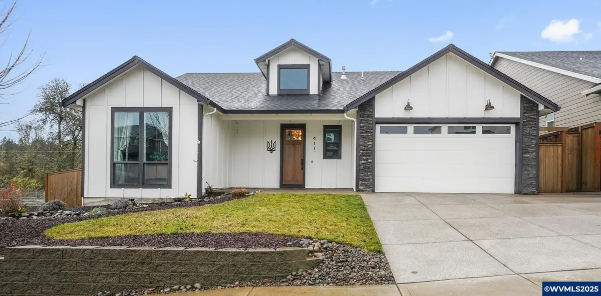 411 NW Crater Lake Dr, Dallas, OR 97338 - Image #1