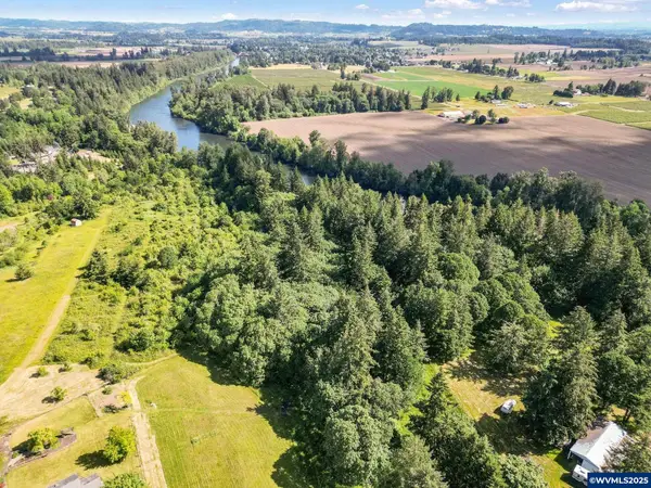 Santiam Wy NE, Albany, OR 97322