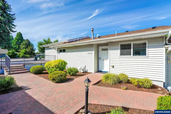 2858  Oakcrest Dr NW, Salem, OR 97304