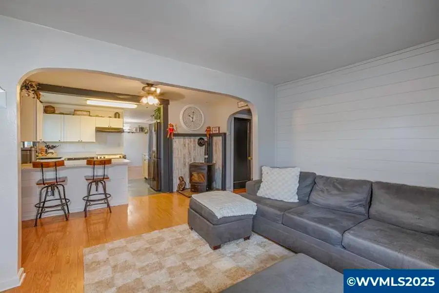 661 SE Hankel St St, Dallas, OR 97338 - Image #2