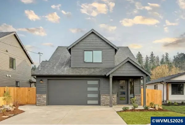 407 S 1st St, Silverton, OR 97381