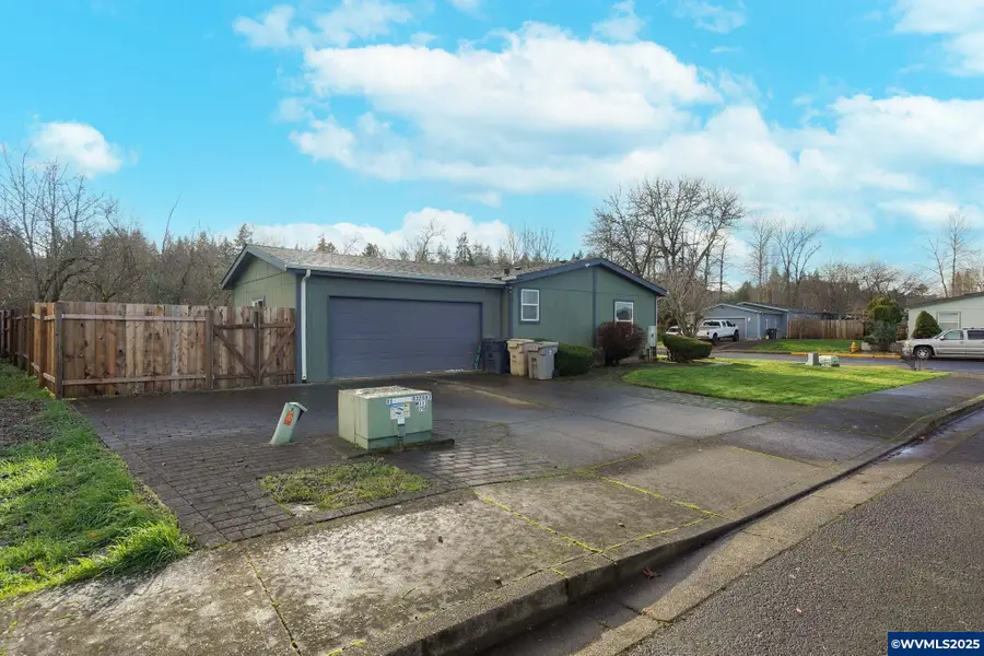 1998  Virginia Dr, Dallas, OR 97338 - Image #3