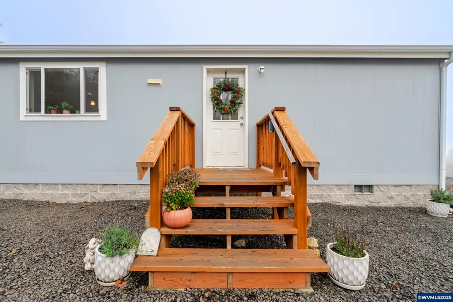 30610  Santiam Hwy, Lebanon, OR 97355 - Image #3