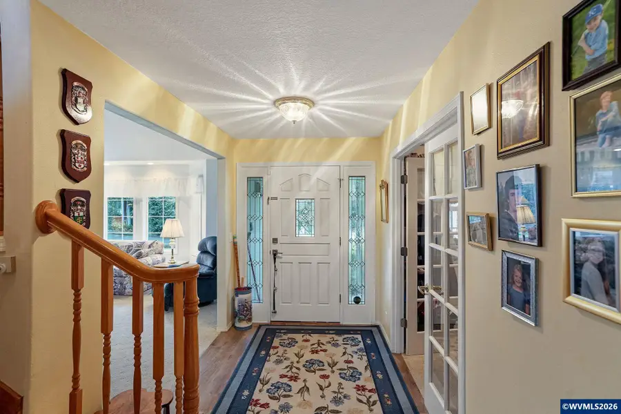 245  Edgewood Dr, Silverton, OR 97381 - Image #3