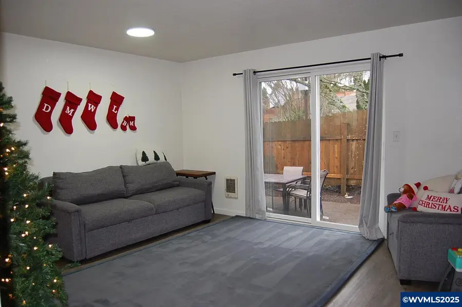 2240  Maplewood Dr S Dr, Salem, OR 97306 - Image #3