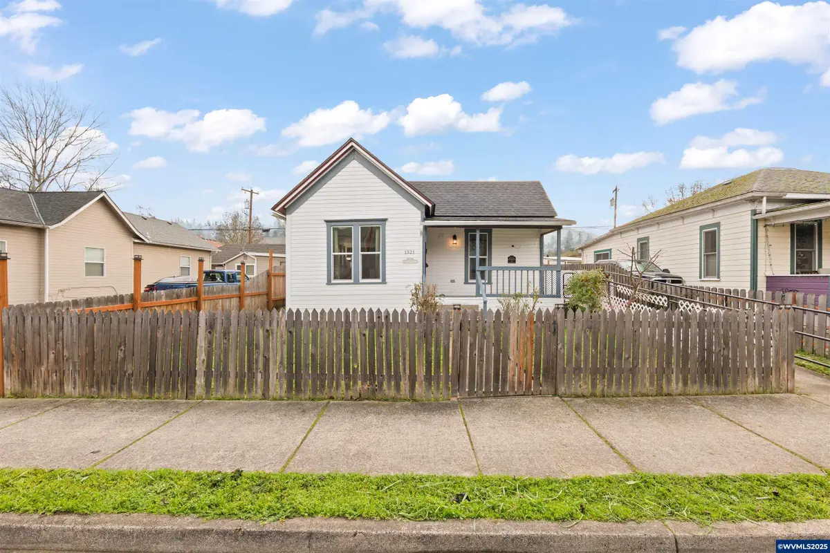 1321 SE Mill St, Roseburg, OR 97470 - Image #1