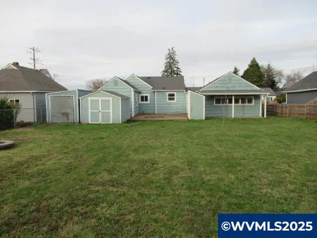 370 W B St, Lebanon, OR 97355 - Image #2