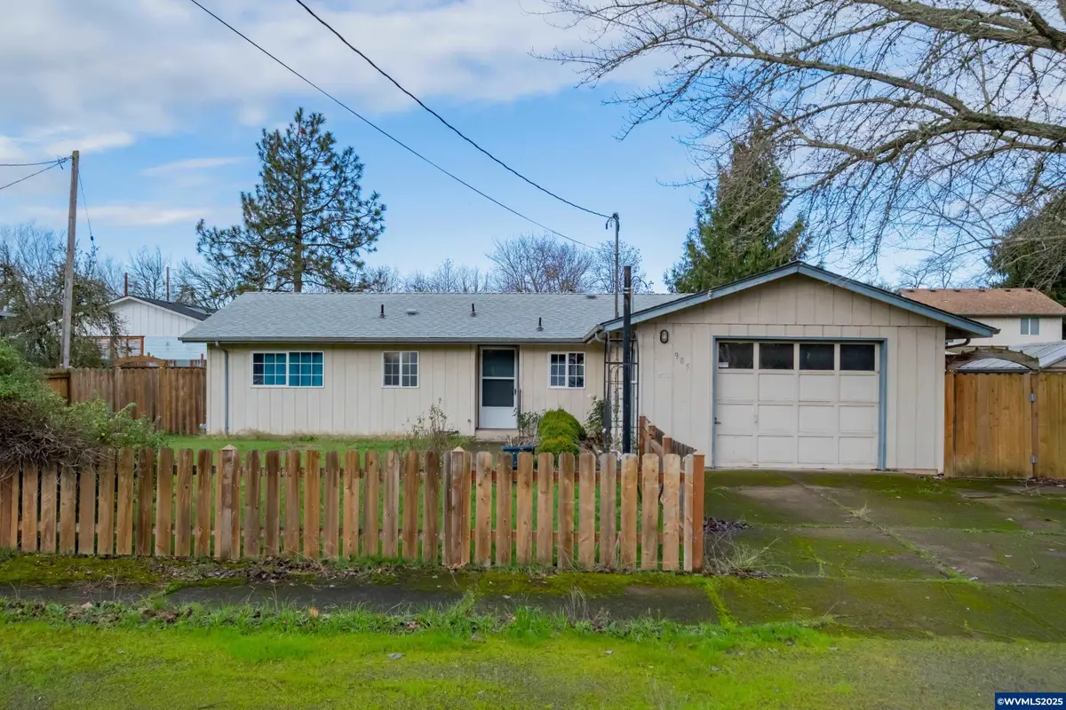 905  Ash St, Brownsville, OR 97327 - #1