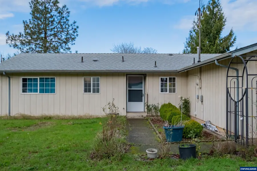 905  Ash St, Brownsville, OR 97327 - #3