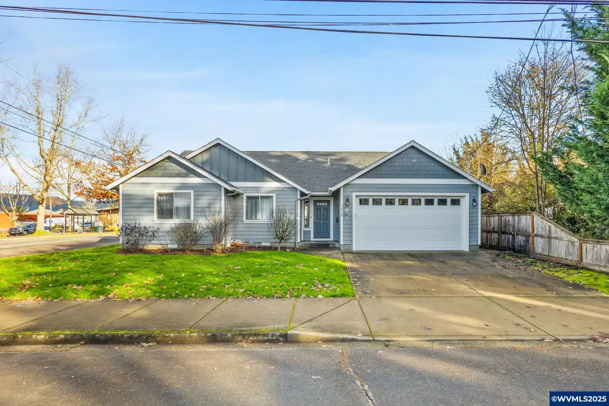 1075  12th St, Sweet Home, OR 97386 - Image #1