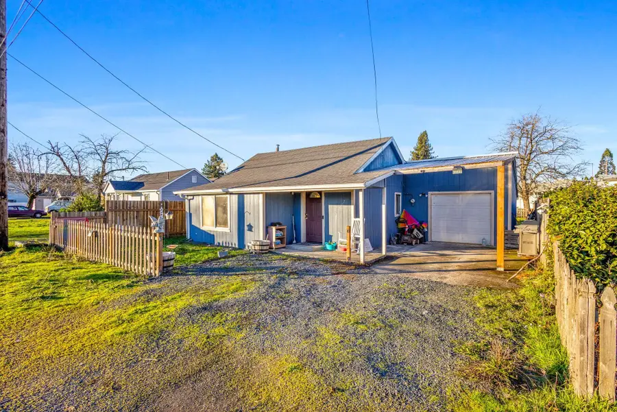 705 W B St, Lebanon, OR 97355 - Image #2