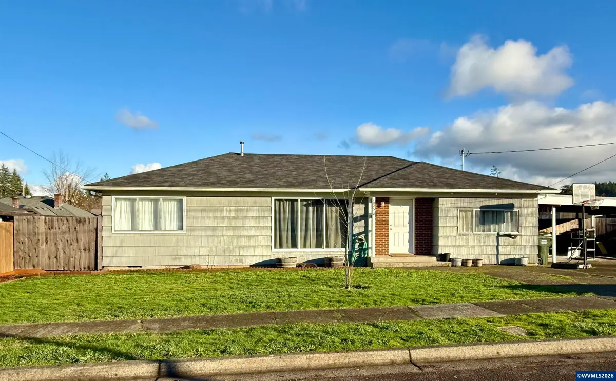 1025  2nd Av, Sweet Home, OR 97386 - Image #1