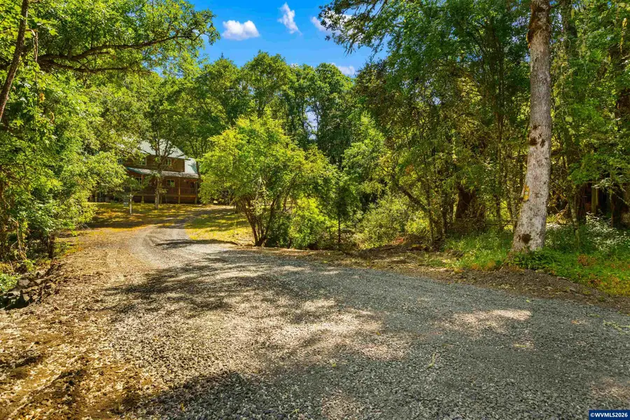 1470  East Willis Creek Rd, Winston, OR 97496 - Image #2