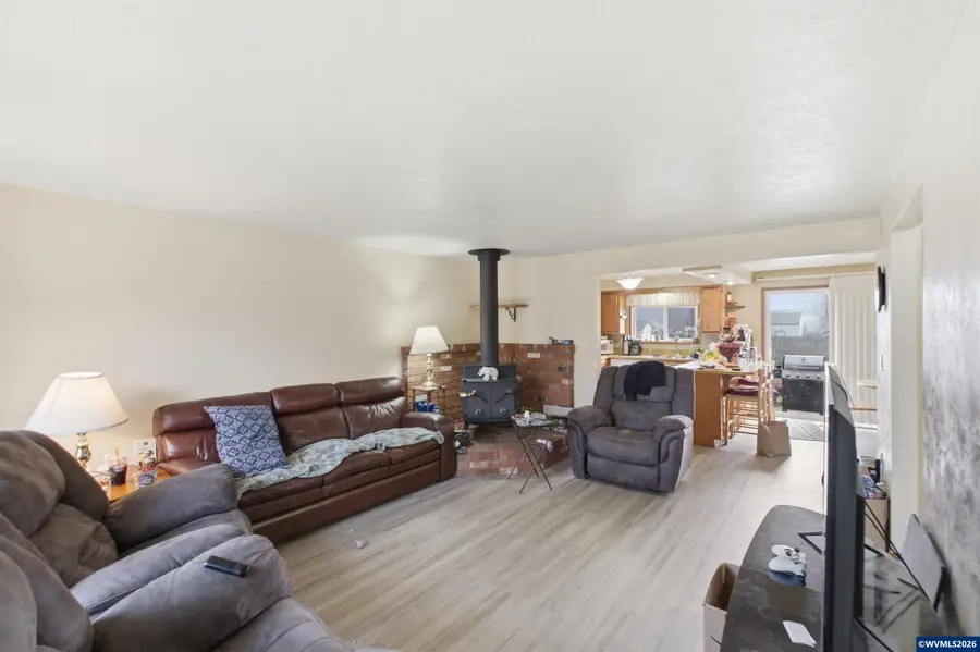 1247  1st Av, Sweet Home, OR 97386 - Image #2