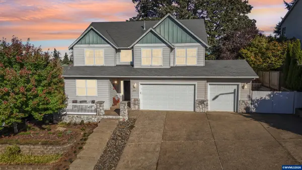 968  Eisenhower Dr NW, Salem, OR 97304