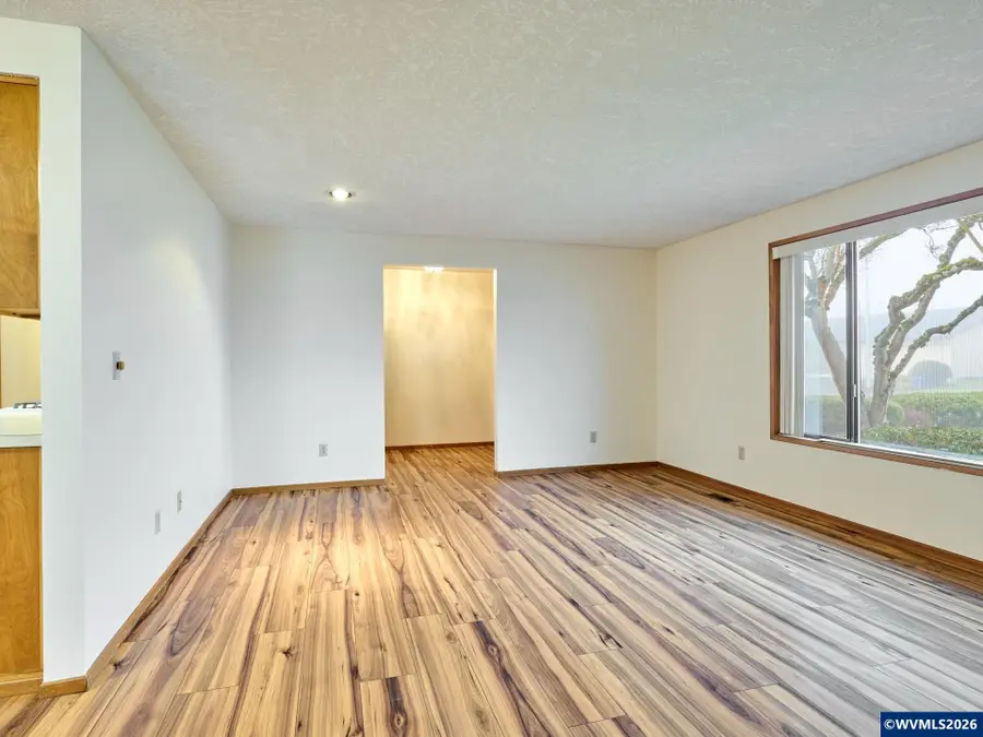 2096  Camellia Wy, Woodburn, OR 97032 - Image #3