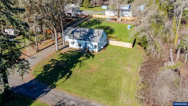 40352  Holley Heights Lp, Sweet Home, OR 97386