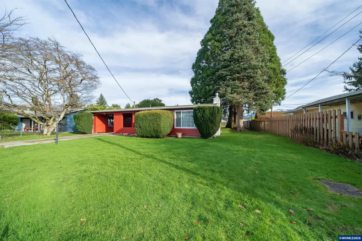 1090 SE 3rd Av, Mill City, OR 97360 - Image #1