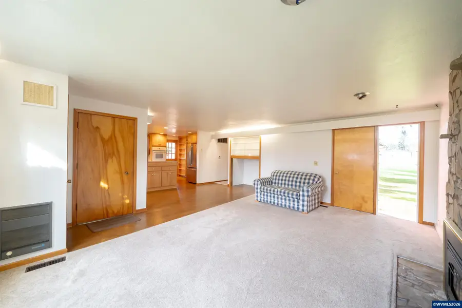 1090 SE 3rd Av, Mill City, OR 97360 - Image #3