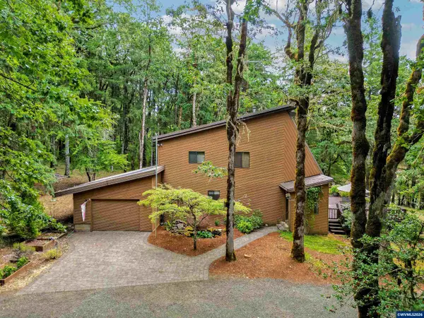 375  Pioneer Rd, Dallas, OR 97338