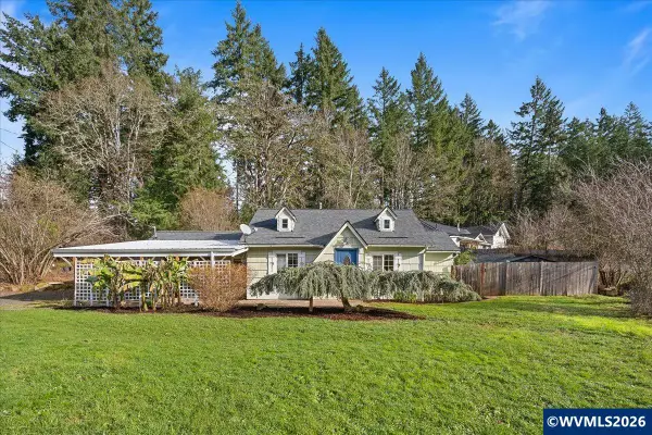 1401 S Water St, Silverton, OR 97381