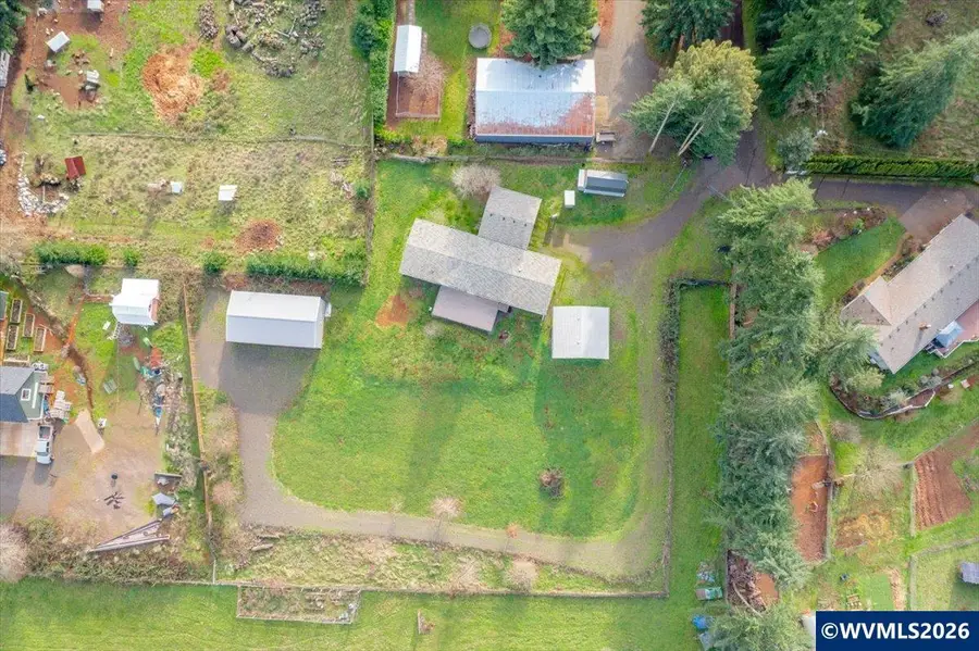 1033  Camelot Dr, Salem, OR 97306 - Image #3