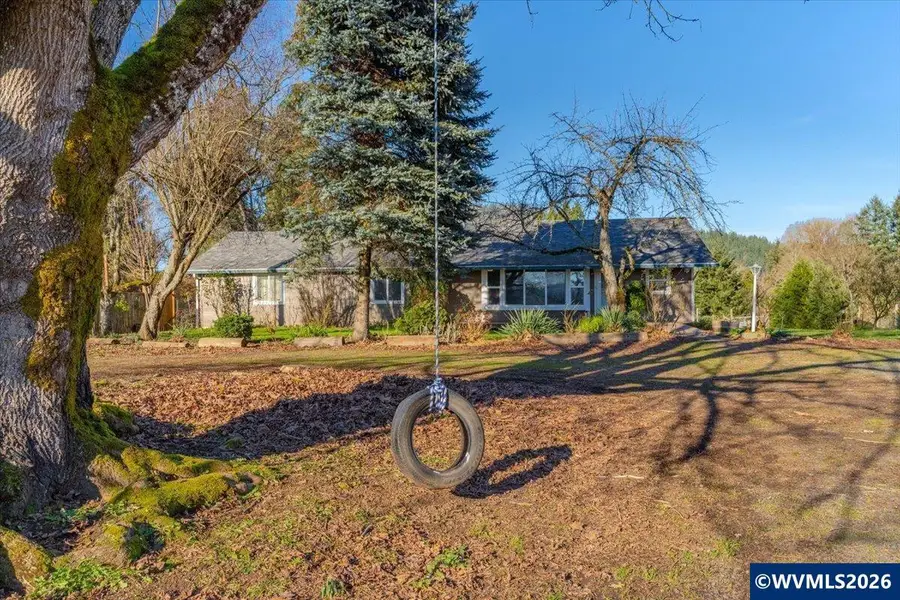 38159  Weirich Dr, Lebanon, OR 97355 - Image #2