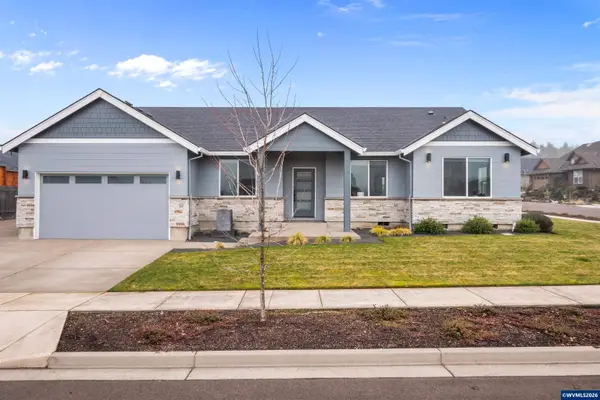 819  Riley Dr, Silverton, OR 97381