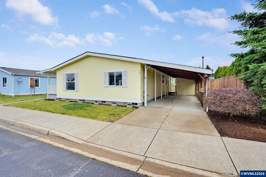 1015  Oak (#74) St, Silverton, OR 97381 - Image #3