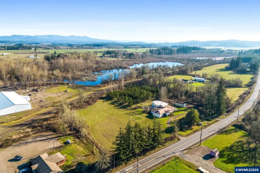 35113  Brewster Rd, Lebanon, OR 97355 - Image #2